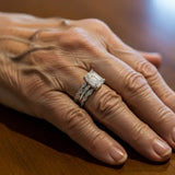 Prsten vrstvami lesklymi stříbra vintage