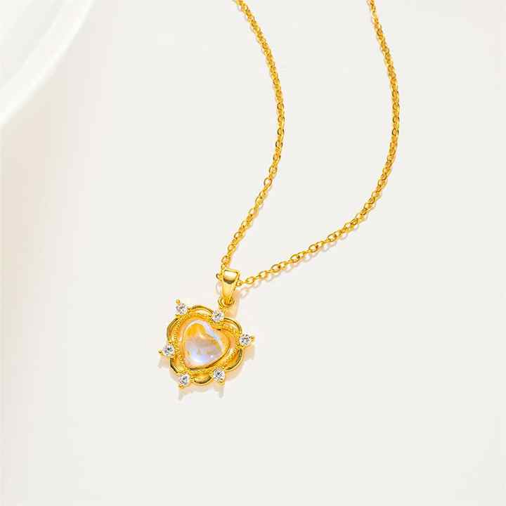 Náhrdelník měsíční kámen tvar srdce