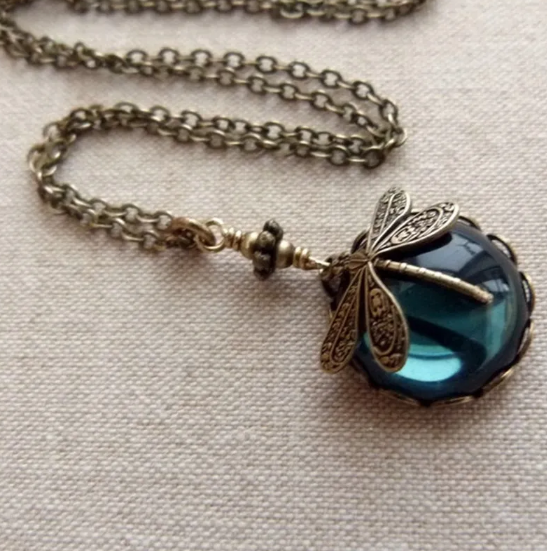 Náhrdelník Vazka Zelená Retro