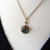 Náhrdelník Vazka Zelená Retro