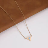 Náhrdelník Medailon Trojuhelnikovy Mesičniho Kamene