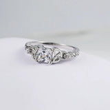 Prsten Uzlovým Středem Drahokamem Designem